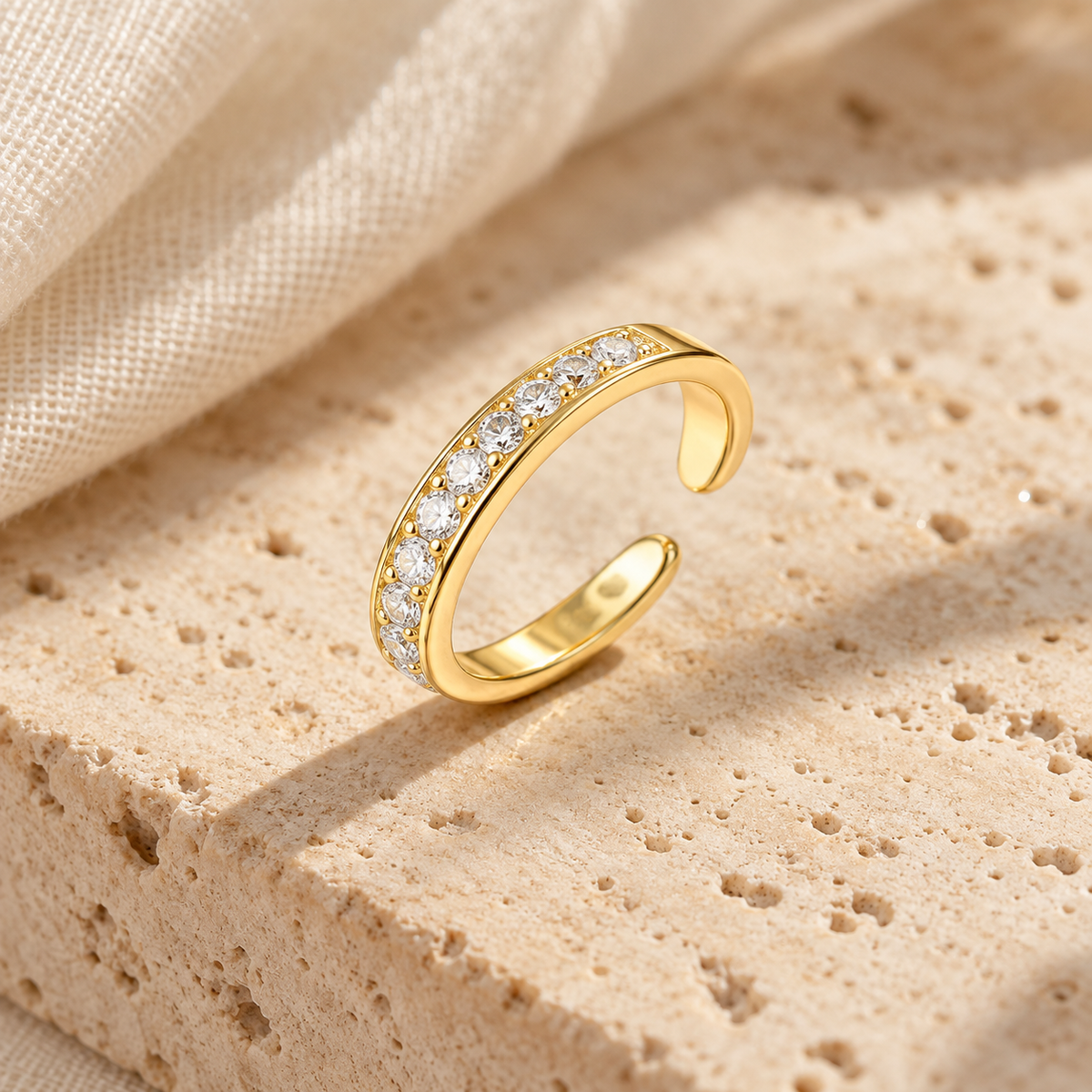 Lucent Stone Toe Ring — detail still life